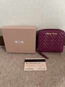 ミュウミュウ　二つ折り財布（ブランド財布・小物）の商品画像 - 査定依頼日：2022年5月26日 - 最高査定価格：6,000円