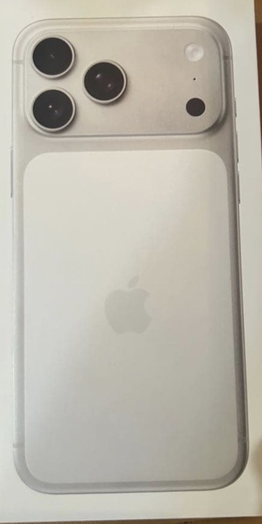 iPhone 17 Pro Max 512GB docomo（スマホ）の商品画像 - 査定依頼日：2026年3月2日 - 最高査定価格：219,000円