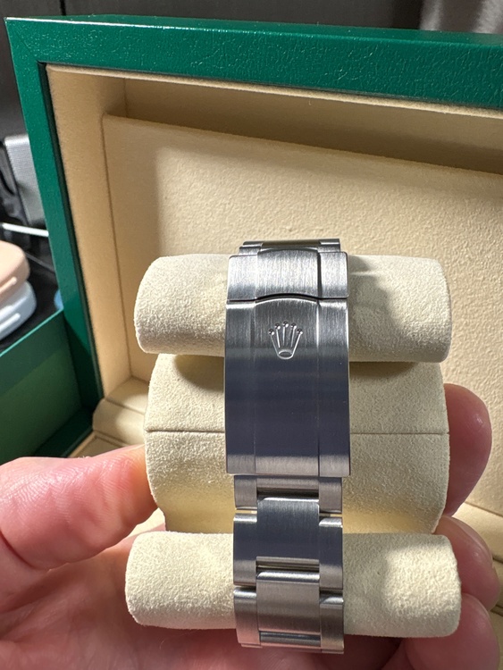 オイスターパーペチュアル36 グリーン（高級時計）の商品画像 - 査定依頼日：2025年12月24日 - 最高査定価格：1,380,000円