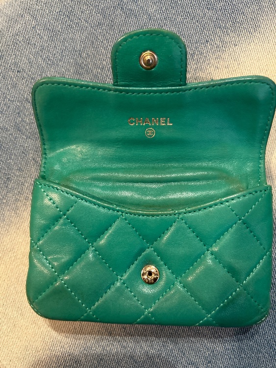 財布（ブランド財布・小物）の商品画像 - 査定依頼日：2025年9月25日 - 最高査定価格：5,000円