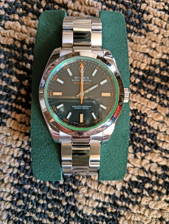 ロレックス ミルガウス 116400GV（高級時計）の商品画像 - 査定依頼日：2026年4月8日 - 最高査定価格：1,525,000円