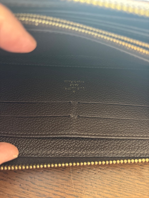 エピ（ブランド財布・小物）の商品画像 - 査定依頼日：2026年2月3日 - 最高査定価格：45,000円