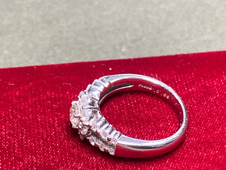 ダイヤリング　ノンブランド（宝石）の商品画像 - 査定依頼日：2025年11月9日 - 最高査定価格：170,000円