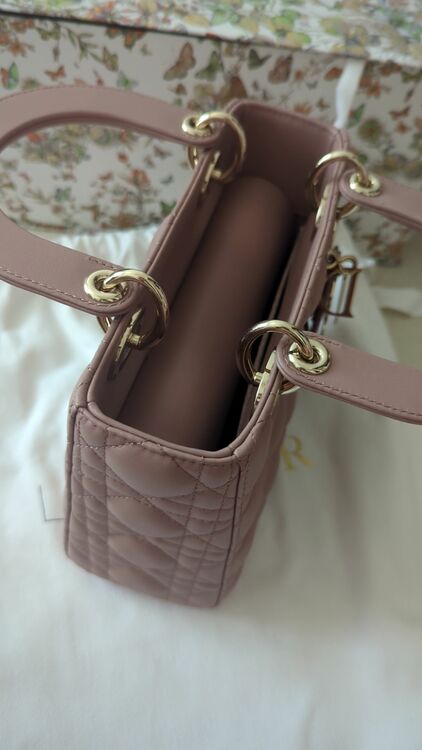 ディオール  （ブランドバッグ）の商品画像 - 査定依頼日：2025年7月8日 - 最高査定価格：420,000円