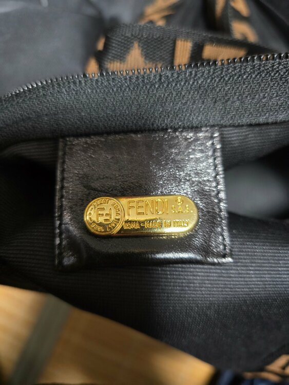 フェンディ  （ブランドバッグ）の商品画像 - 査定依頼日：2026年4月12日 - 最高査定価格：25,000円