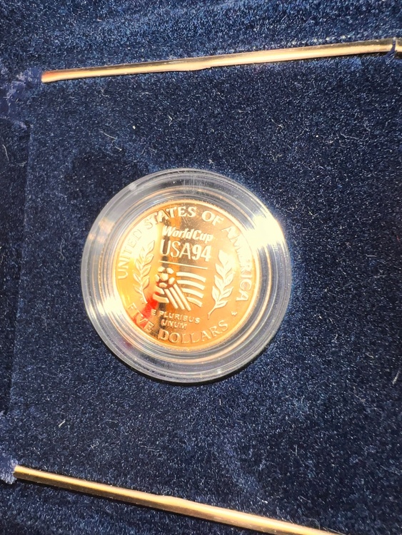 1994年 W杯 アメリカ大会記念 5ドル金貨 プルーフ（証明書・ケース付）（金・貴金属）の商品画像 - 査定依頼日：2026年3月18日 - 最高査定価格：200,000円