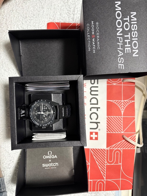 OMEGA × SWATCH Snoopy MOONSWATCH（高級時計）の商品画像 - 査定依頼日：2025年11月29日 - 最高査定価格：160,000円