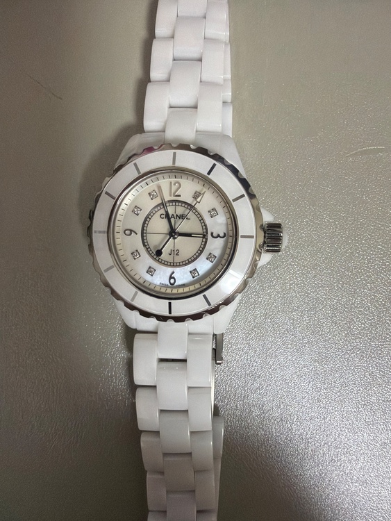 j12 （高級時計）の商品画像 - 査定依頼日：2025年12月30日 - 最高査定価格：100,000円