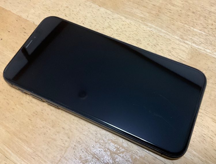 iPhone Xs モデル:MTAW2J/A（スマホ）の商品画像 - 査定依頼日：2025年7月4日 - 最高査定価格：15,000円