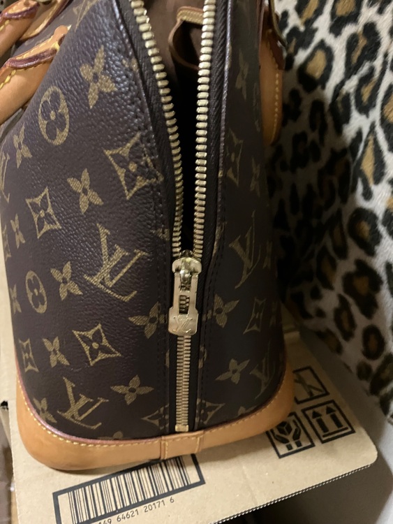 ルイヴィトン モノグラム （ブランドバッグ）の商品画像 - 査定依頼日：2025年8月31日 - 最高査定価格：17,000円