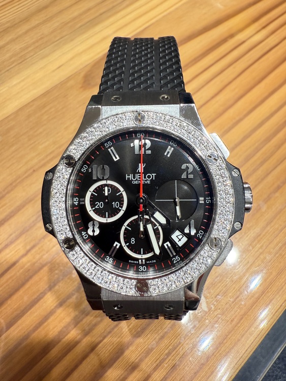 ウブロ ビックバン 341.SX.130.RX.11（高級時計）の商品画像 - 査定依頼日：2025年10月8日 - 最高査定価格：1,000,000円