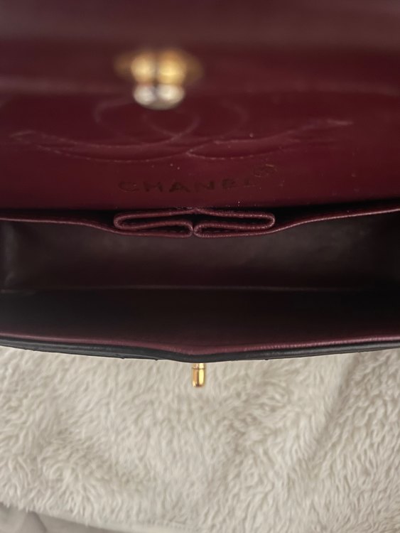 ダブルチェーンダブルフラップ（ブランドバッグ）の商品画像 - 査定依頼日：2022年9月20日 - 最高査定価格：400,000円