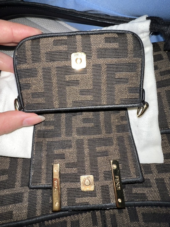 FENDI小型バッグ（ブランドバッグ）の商品画像 - 査定依頼日：2026年1月22日 - 最高査定価格：60,000円