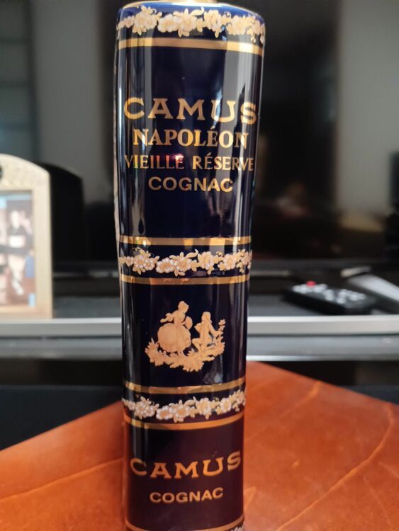 ブランデー カミュ （お酒）の商品画像 - 査定依頼日：2025年11月5日 - 最高査定価格：4,500円