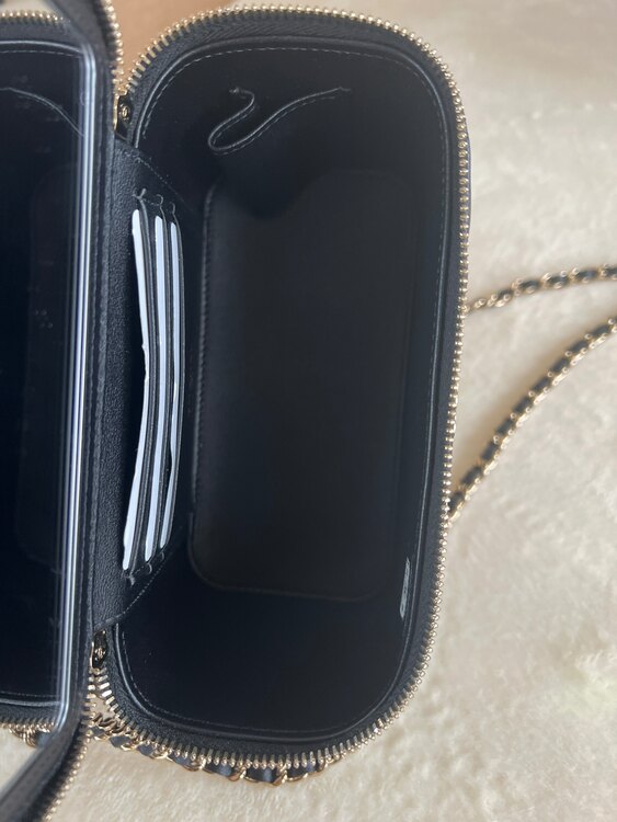 ヴァニティバッグ2023年クルーズコレクション（ブランドバッグ）の商品画像 - 査定依頼日：2025年4月23日 - 最高査定価格：400,000円