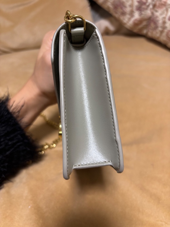 チェーンウォレット マーゴ / シャイニーカーフスキン（ブランドバッグ）の商品画像 - 査定依頼日：2026年1月24日 - 最高査定価格：175,000円