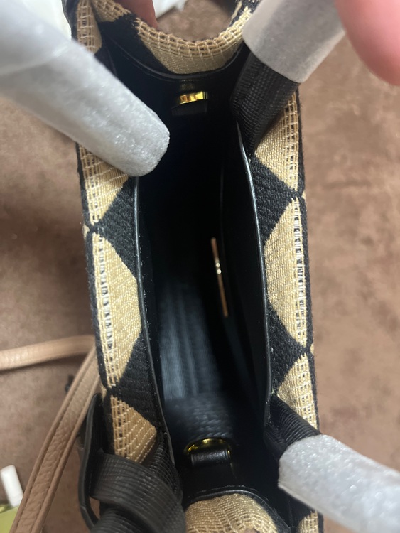 プラダ  （ブランドバッグ）の商品画像 - 査定依頼日：2025年10月14日 - 最高査定価格：175,000円