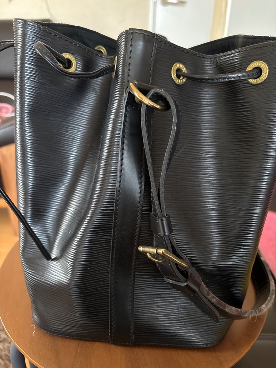 ノア（ブランドバッグ）の商品画像 - 査定依頼日：2025年8月24日 - 最高査定価格：35,000円