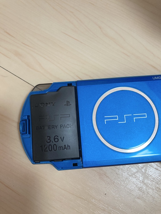 PSP本体 バイブラント・ブルー(PSP-3000VB)（ゲーム機本体・ゲームソフト）の商品画像 - 査定依頼日：2021年11月27日 - 最高査定価格：2,000円