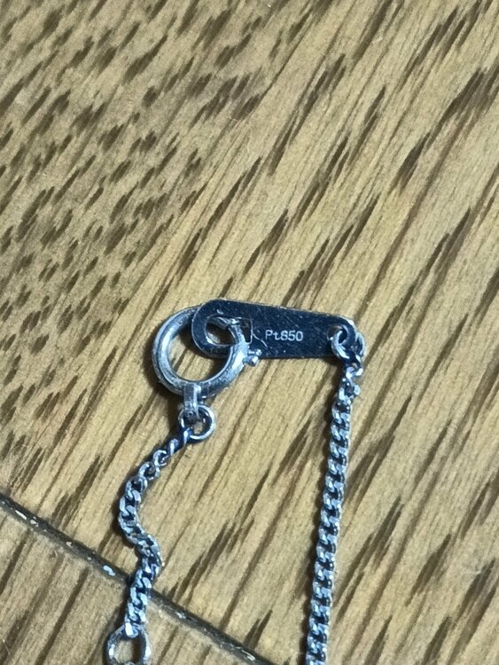 ネックレス0.8mm？40cm（金・貴金属）の商品画像 - 査定依頼日：2026年10月8日 - 最高査定価格：150,000円