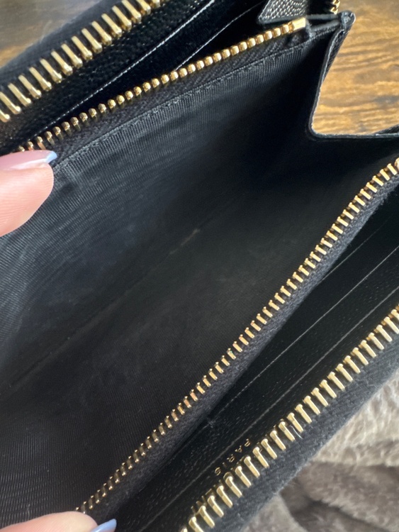 イブサンローラン  （ブランドバッグ）の商品画像 - 査定依頼日：2026年4月12日 - 最高査定価格：40,000円