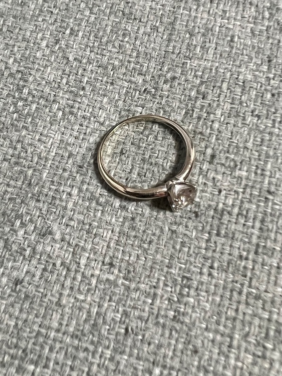 ダイヤモンドリング（宝石）の商品画像 - 査定依頼日：2025年10月5日 - 最高査定価格：120,000円