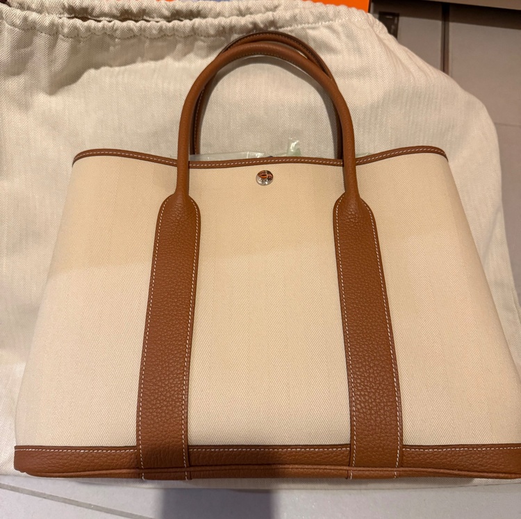 ガーデンパーティ,ゴールドのトワルアッシュ,D刻印,36センチ（ブランドバッグ）の商品画像 - 査定依頼日：2026年1月19日 - 最高査定価格：250,000円