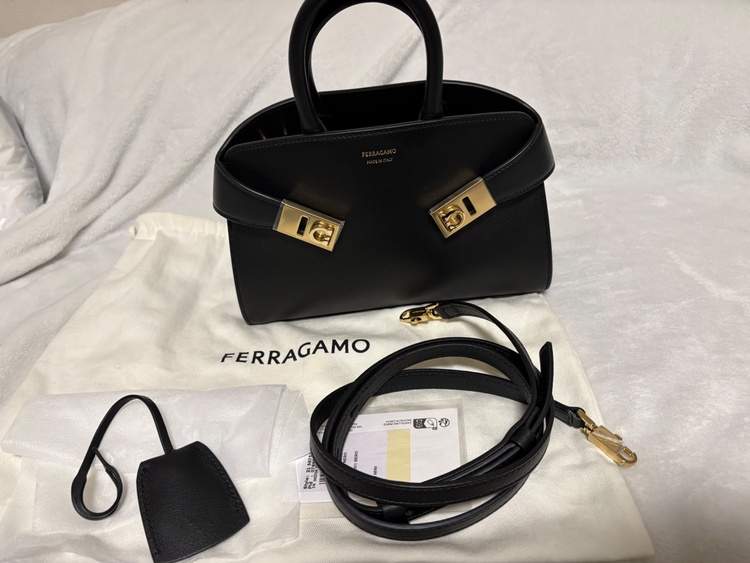 215975 768853（ブランドバッグ）の商品画像 - 査定依頼日：2026年4月6日 - 最高査定価格：115,000円