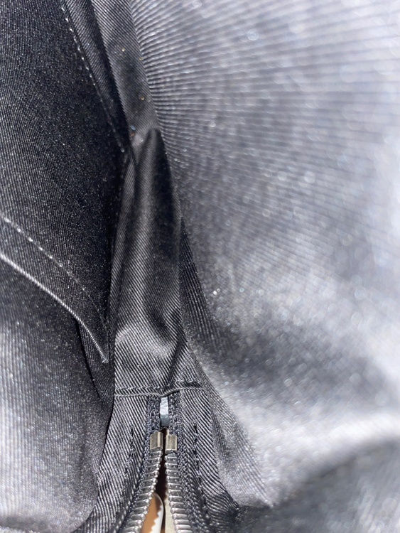 トリオメッセンジャー（ブランドバッグ）の商品画像 - 査定依頼日：2025年12月30日 - 最高査定価格：100,000円