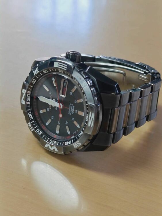 セイコー その他 セイコー5 スポーツ　SNZJ11J（高級時計）の商品画像 - 査定依頼日：2025年9月30日 - 最高査定価格：3,000円