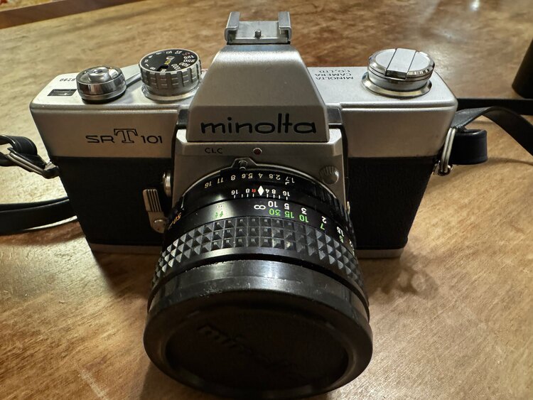 SR T 101（カメラ）の商品画像 - 査定依頼日：2025年5月8日 - 最高査定価格：1,200円