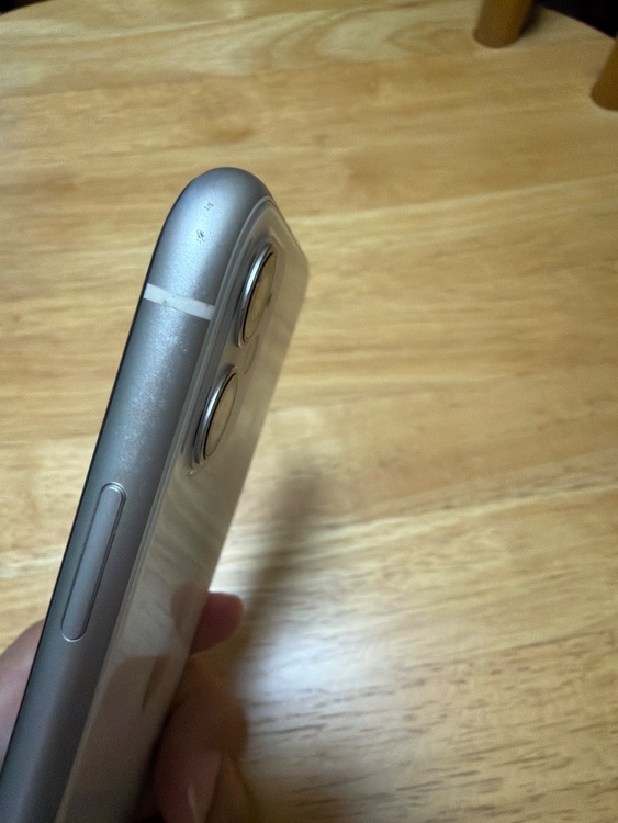 iPhone iPhone11 64GB Softbank（スマホ）の商品画像 - 査定依頼日：2026年8月14日 - 最高査定価格：13,500円