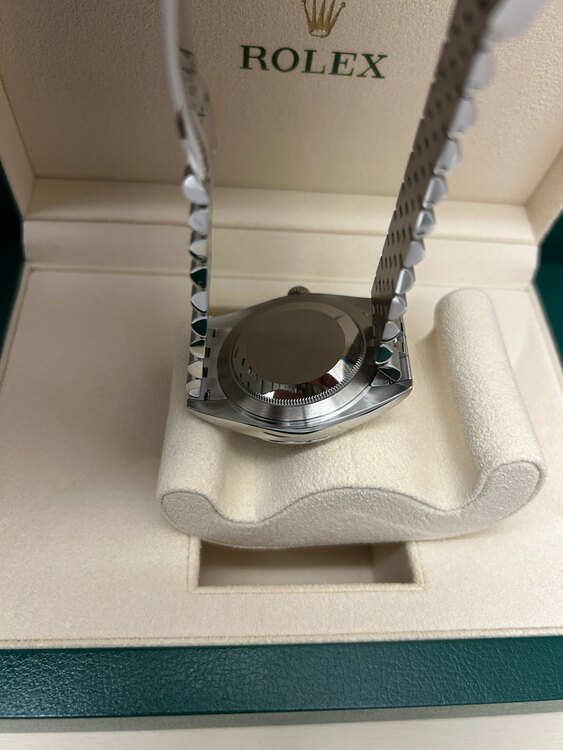 デイトジャスト 126334 [ジュビリーブレス ブラック]ダイヤ（高級時計）の商品画像 - 査定依頼日：2025年1月5日 - 最高査定価格：2,330,000円