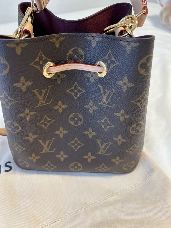 ネオノエB B M46581（ブランドバッグ）の商品画像 - 査定依頼日：2025年10月20日 - 最高査定価格：260,000円