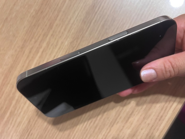 iPhone16pro256GBNaturalTitanium（スマホ）の商品画像 - 査定依頼日：2025年10月12日 - 最高査定価格：110,000円