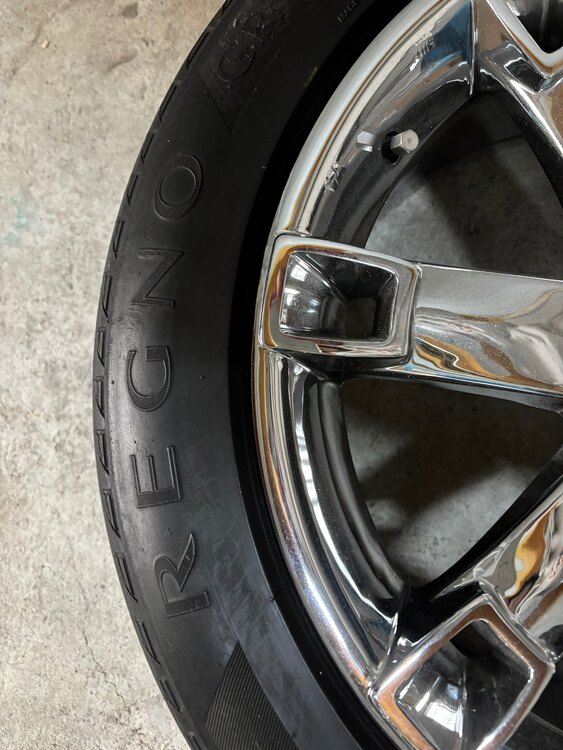 タイヤホイール（カー用品）の商品画像 - 査定依頼日：2025年4月2日 - 最高査定価格：500円