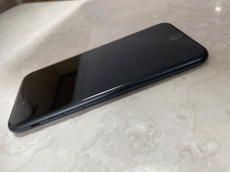 iPhone8（スマホ）の商品画像 - 査定依頼日：2026年4月20日 - 最高査定価格：6,000円