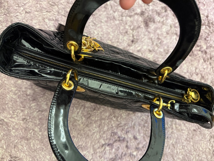Christian Dior ヴィンテージ レディディオール ラージ カナージュ パテント ブラック ゴールド金具（ブランドバッグ）の商品画像 - 査定依頼日：2026年9月13日 - 最高査定価格：100,000円
