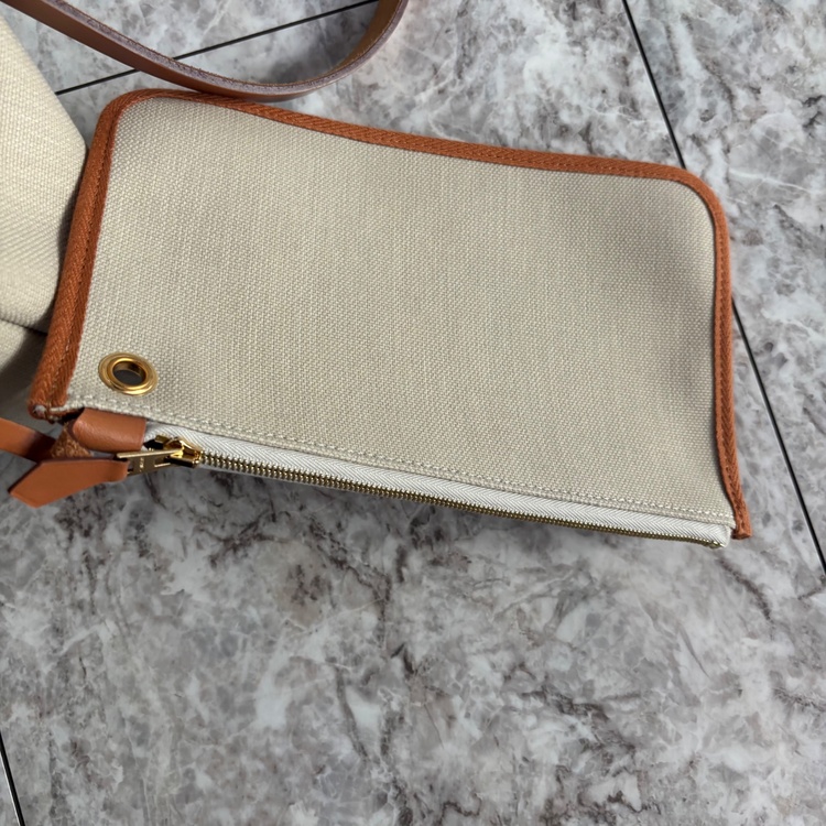 エールバックジップ31（ブランドバッグ）の商品画像 - 査定依頼日：2026年2月4日 - 最高査定価格：330,000円