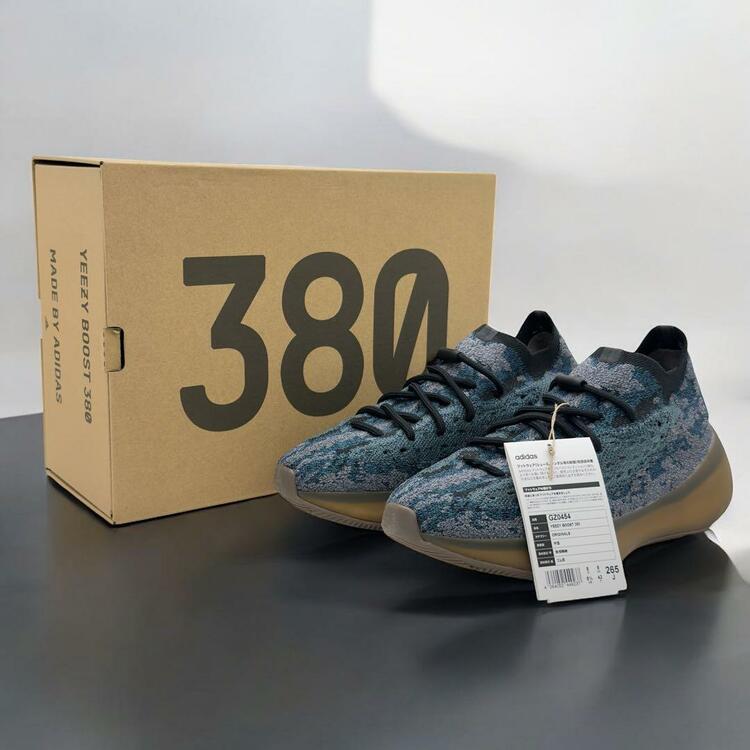 zeezyboost380（古着・ファッション）の商品画像 - 査定依頼日：2026年10月6日 - 最高査定価格：100,000円