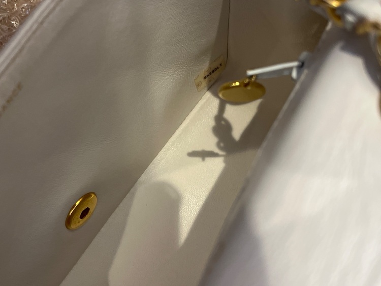 ダイアナ　チェーンショルダー（ブランドバッグ）の商品画像 - 査定依頼日：2025年11月18日 - 最高査定価格：180,000円