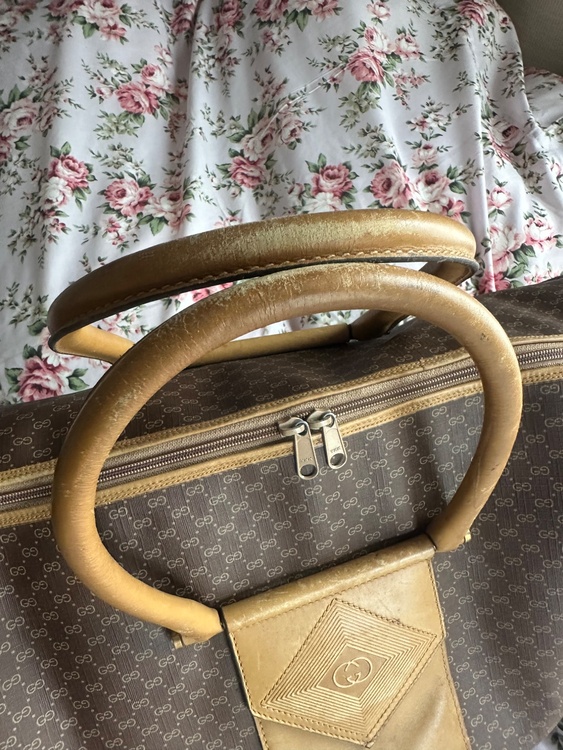 グッチ  （ブランドバッグ）の商品画像 - 査定依頼日：2026年3月31日 - 最高査定価格：30,000円