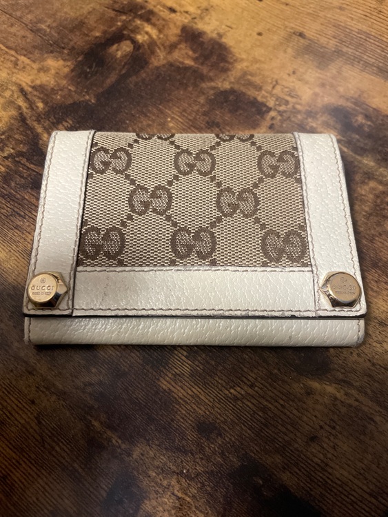 カードケース（ブランド財布・小物）の商品画像 - 査定依頼日：2025年6月23日 - 最高査定価格：1,000円