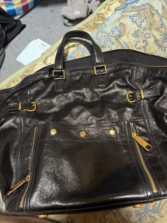 サンローラン　レザーバック（ブランドバッグ）の商品画像 - 査定依頼日：2026年1月12日 - 最高査定価格：16,000円