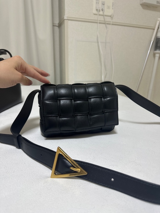 パテッド　カセット　スモール（ブランドバッグ）の商品画像 - 査定依頼日：2025年7月1日 - 最高査定価格：100,000円