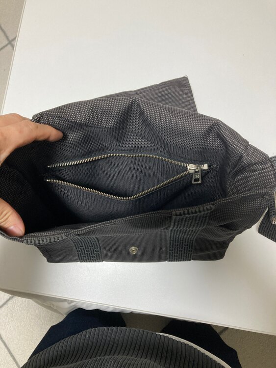 バサス　ショルダーバッグ（ブランドバッグ）の商品画像 - 査定依頼日：2025年3月12日 - 最高査定価格：20,000円