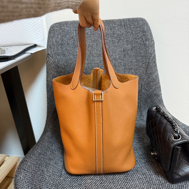 ピコタンロックmm（ブランドバッグ）の商品画像 - 査定依頼日：2025年11月7日 - 最高査定価格：300,000円