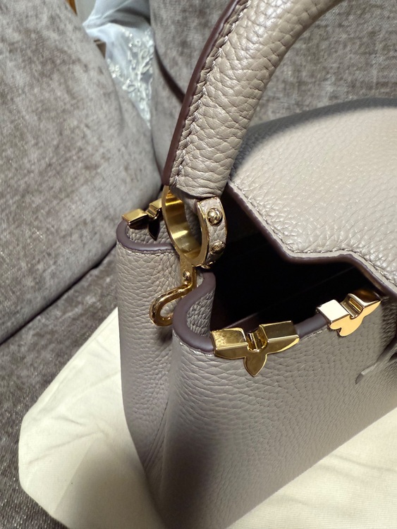 カプシーヌMINI（ブランドバッグ）の商品画像 - 査定依頼日：2025年6月8日 - 最高査定価格：400,000円