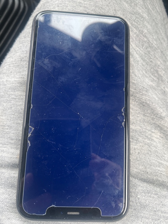 iPhone11 128GB docomo（スマホ）の商品画像 - 査定依頼日：2026年5月4日 - 最高査定価格：19,000円