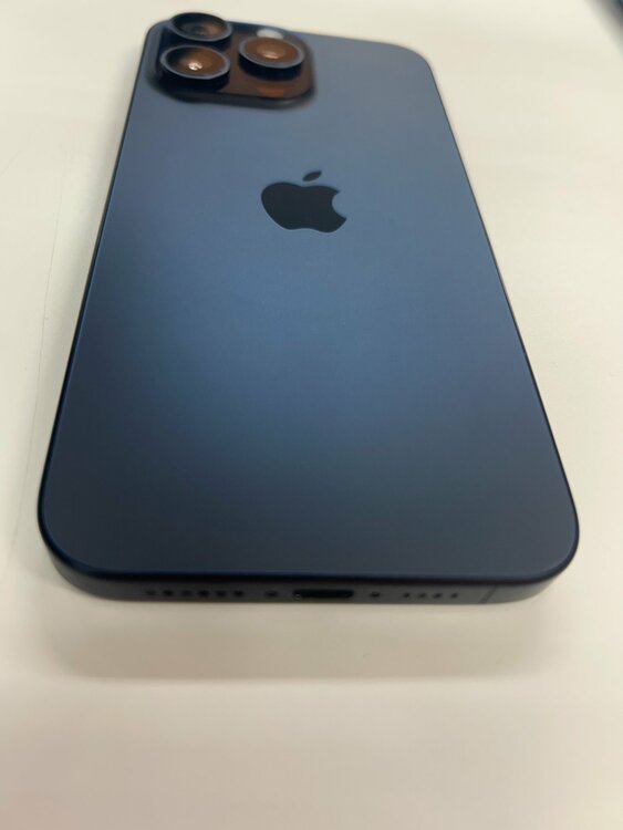 iPhone 15 Pro Max 256GB SIMフリー（スマホ）の商品画像 - 査定依頼日：2026年1月8日 - 最高査定価格：103,000円